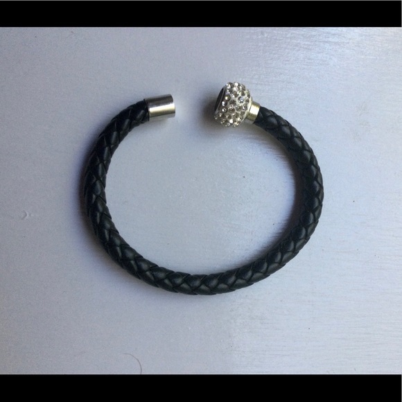 NWT Black Braided Leather Bracelet with Magnetic Rhinestone Inlay Clasp - Picture 3 of 7